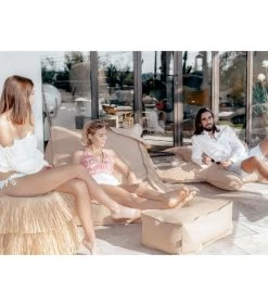 Buitenpoef In Raffia-effect En Franjes -Woninginrichting 433fe2b5a60a4e9c85eda5104759da3d