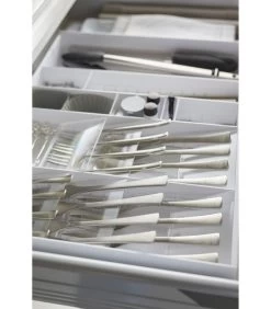Yamazaki Extendable Diagonal Cutlery Tray - Tower - White -Woninginrichting 600c8ef6f9854b1eb2765b9ca19a3228