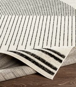 Gestreept Scandinavisch Vloerkleed -Woninginrichting 9d5bdccf413541ae84ada3713ff00e05