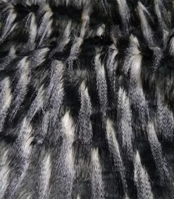 Kussen In Zwarte Imitatiebont Geborduurd 7 Kussen In Zwarte Imitatiebont Geborduurd -Woninginrichting cf8b439cb20a4bac924231ece21b34c3