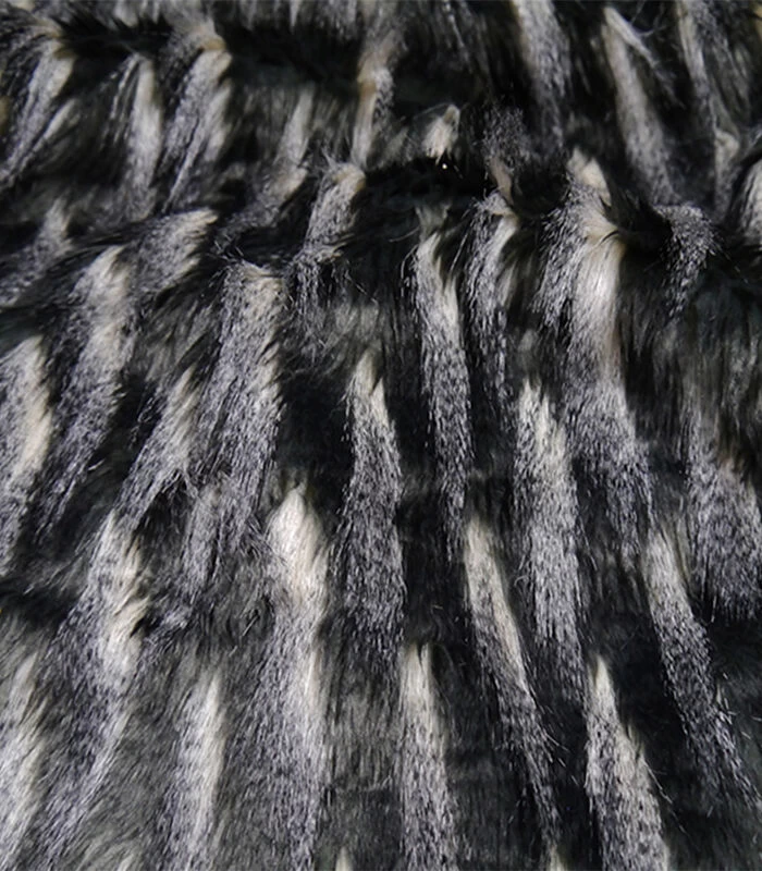 Kussen In Zwarte Imitatiebont Geborduurd 5 Kussen In Zwarte Imitatiebont Geborduurd - Afbeelding 3