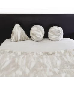 Kussen Pyramide In Beige Imitatiebont -Woninginrichting d01f54f71acd4eb7976de1dcdbd700e9