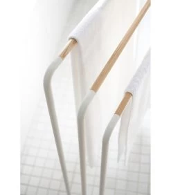Yamazaki Bath Towel Hanger - Plain - White -Woninginrichting d791f37864c84e2bb194b0296c847a09