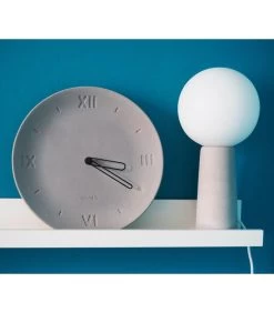 ANTAN - Witte Handen Betonnen Klok -Woninginrichting f261c39444ce49159fcc9d191e18b687